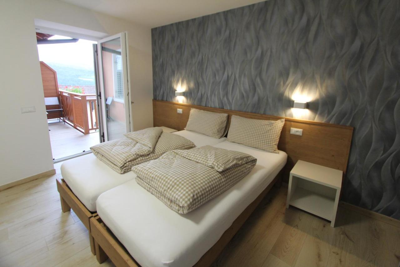 Affittacamere B&B Mercedes Romallo 外观 照片