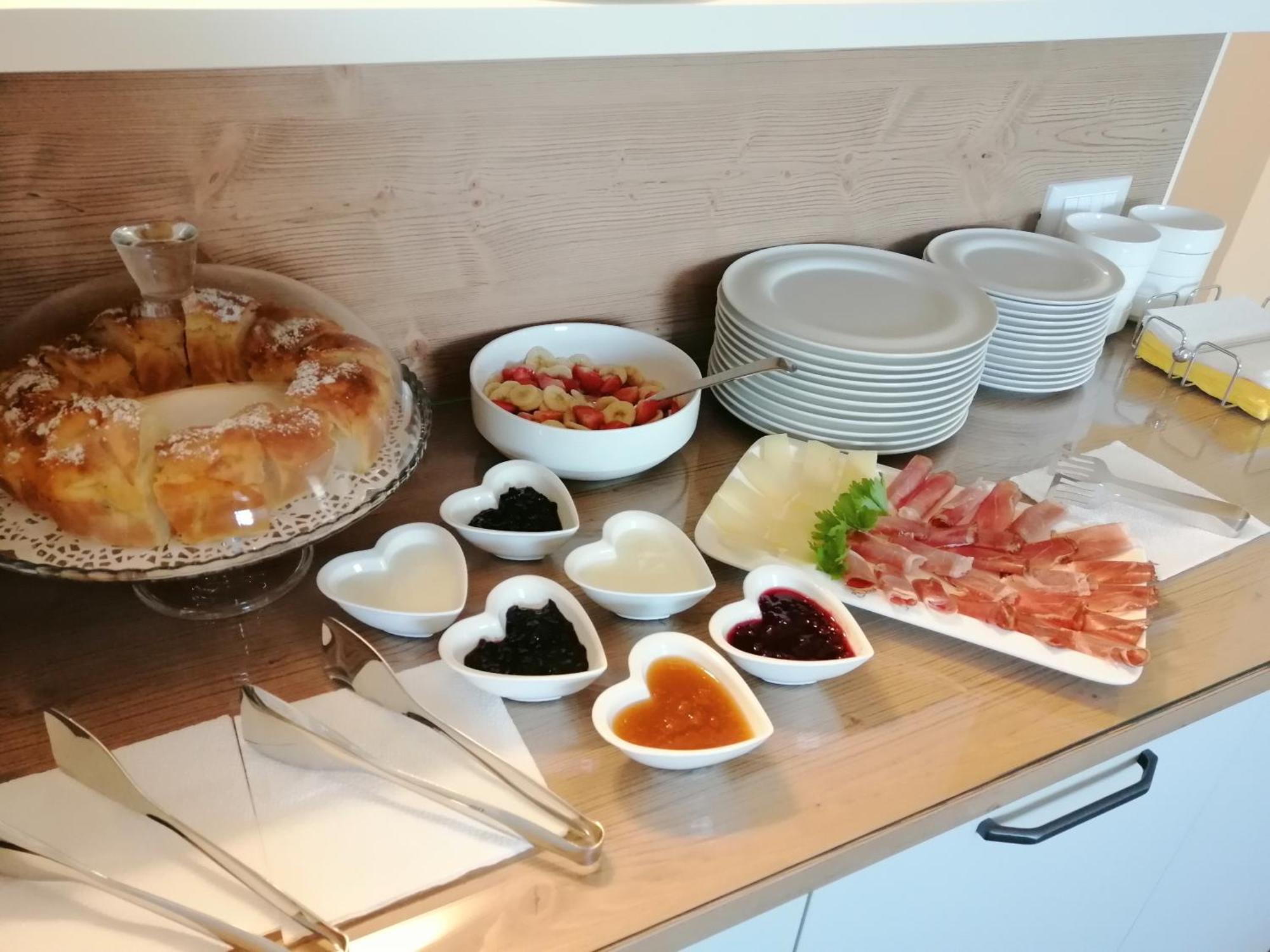 Affittacamere B&B Mercedes Romallo 外观 照片
