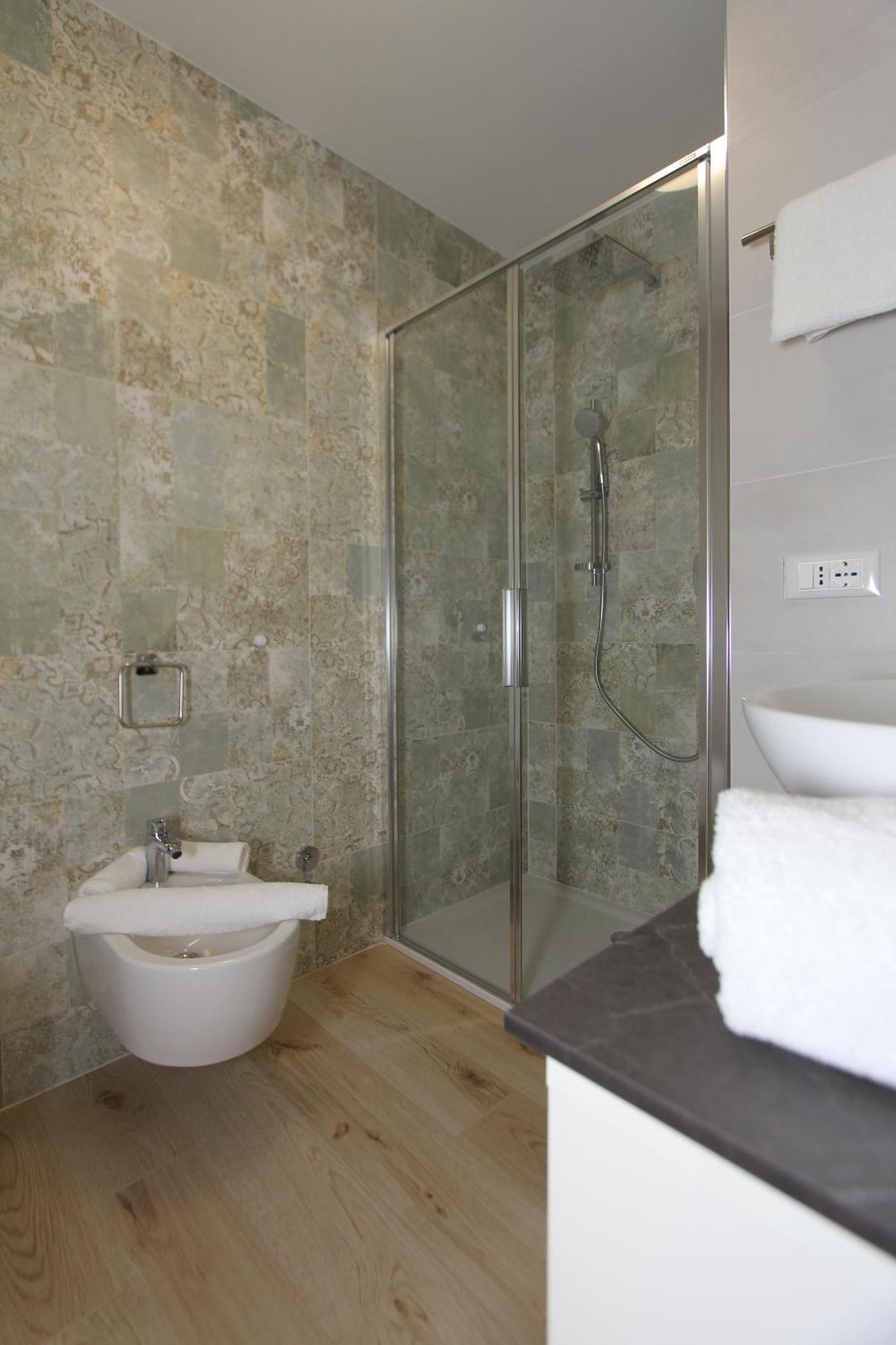 Affittacamere B&B Mercedes Romallo 外观 照片