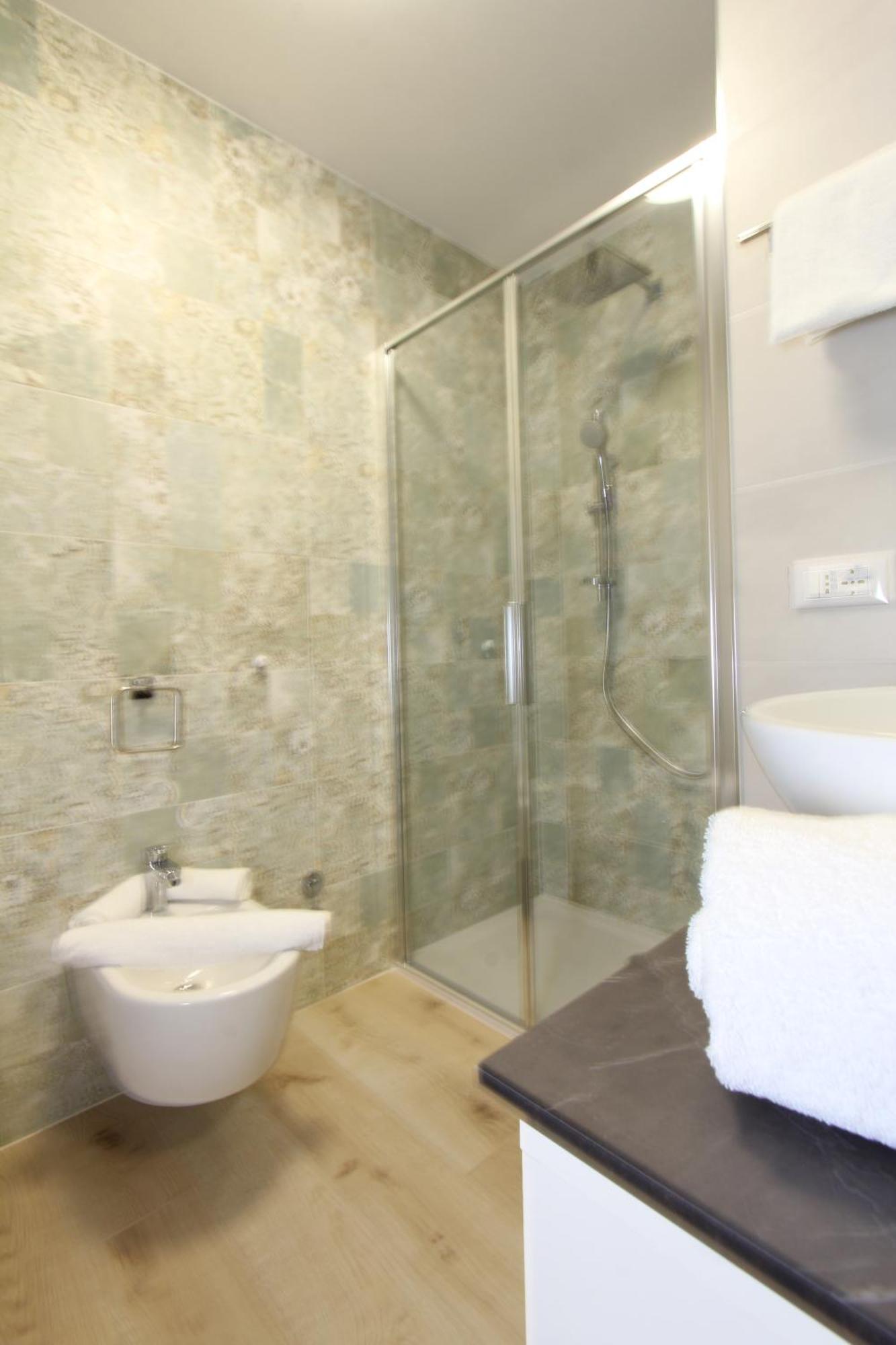 Affittacamere B&B Mercedes Romallo 外观 照片